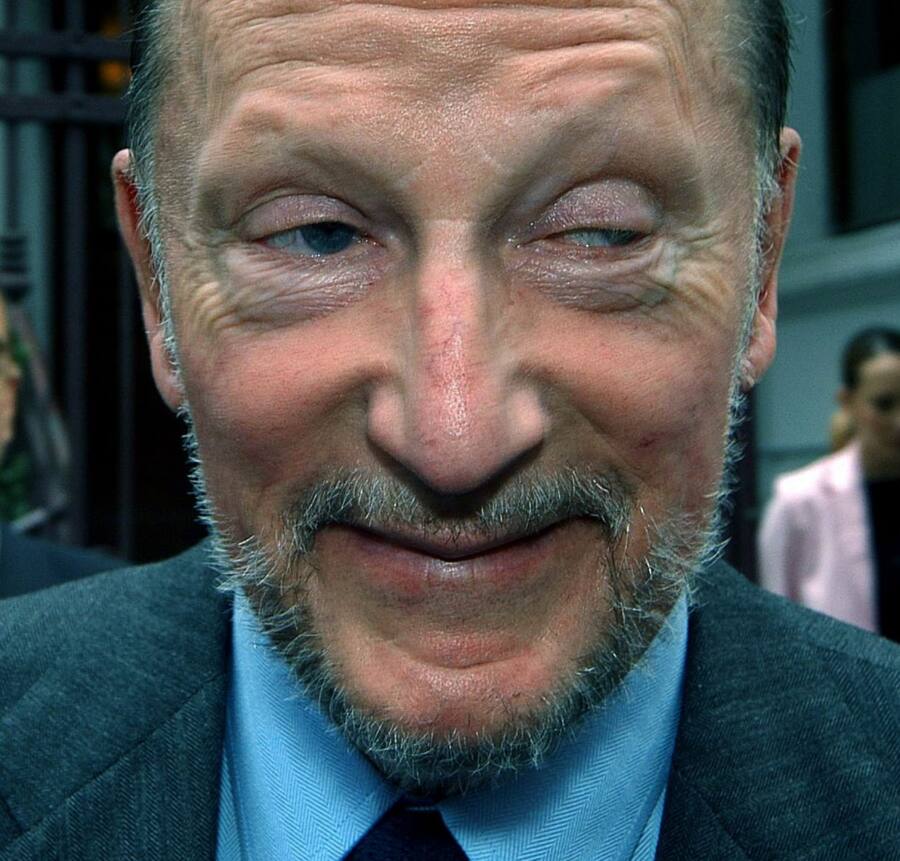 Плува ли ми корабче в окото — Симеон и имуществените му претенции, март 2002